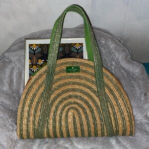KATE SPADE LAWN PARTY HALF CIRCLE TOTE IN STRAW & GREEN EUC